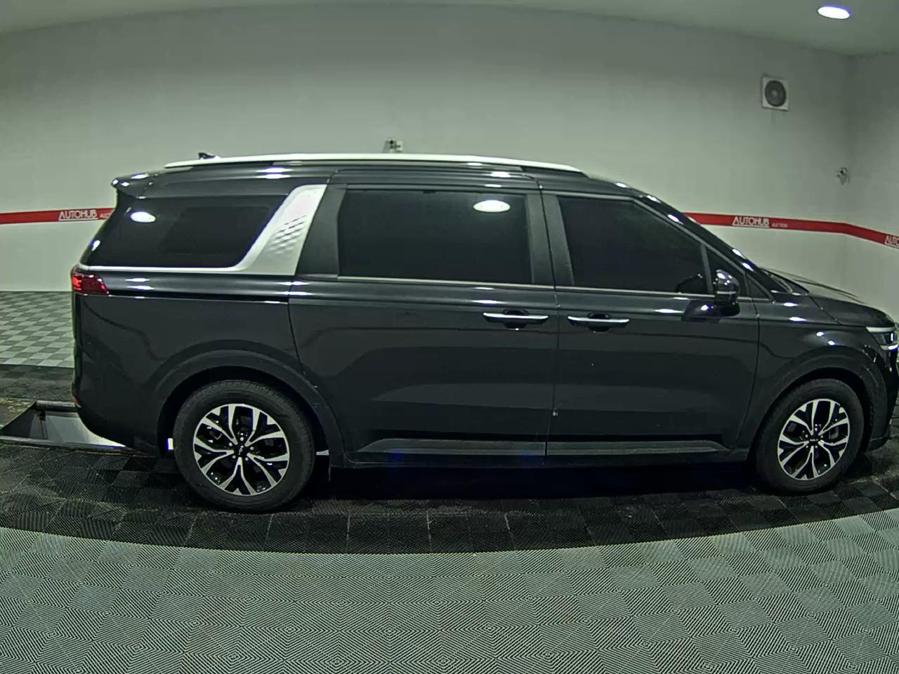 2023 - kia carnival