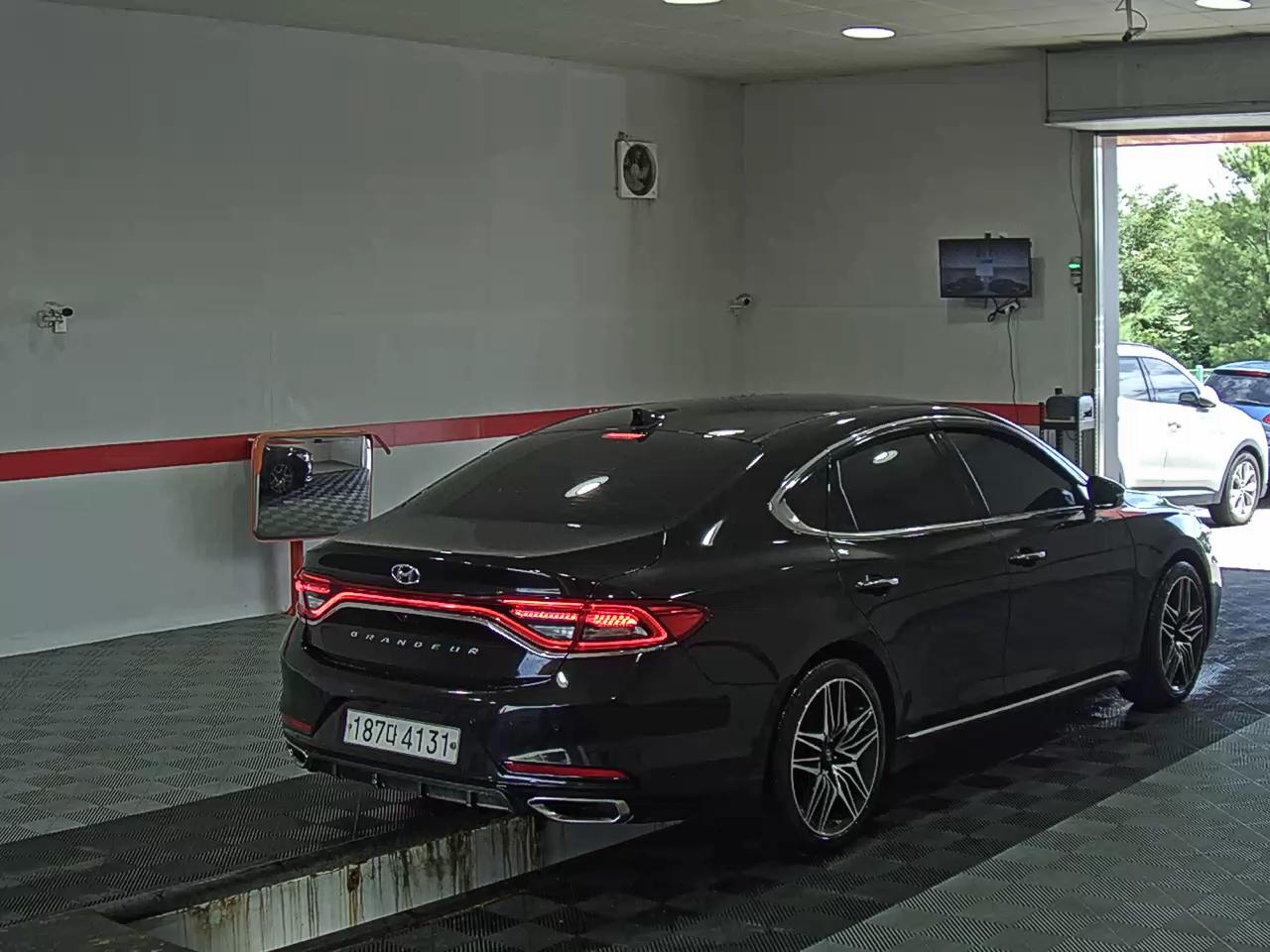 2018 - hyundai grandeur