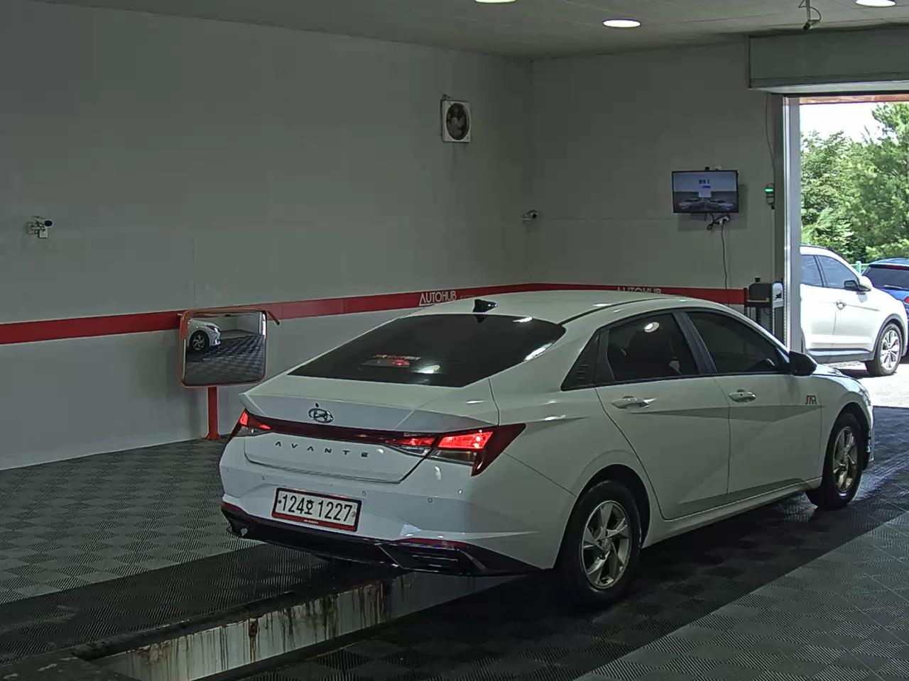 2022 - hyundai avante