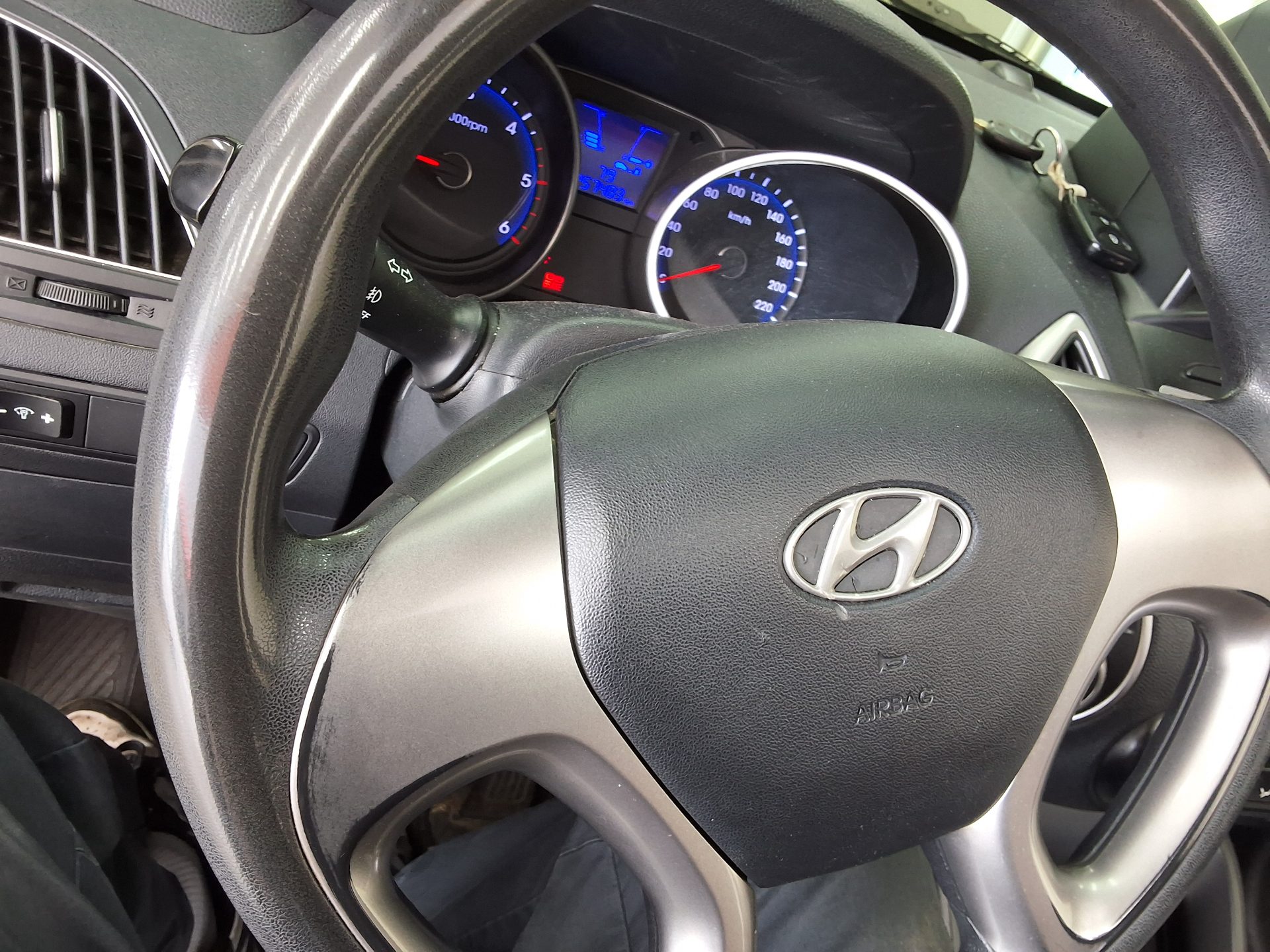 2010 - hyundai tucson