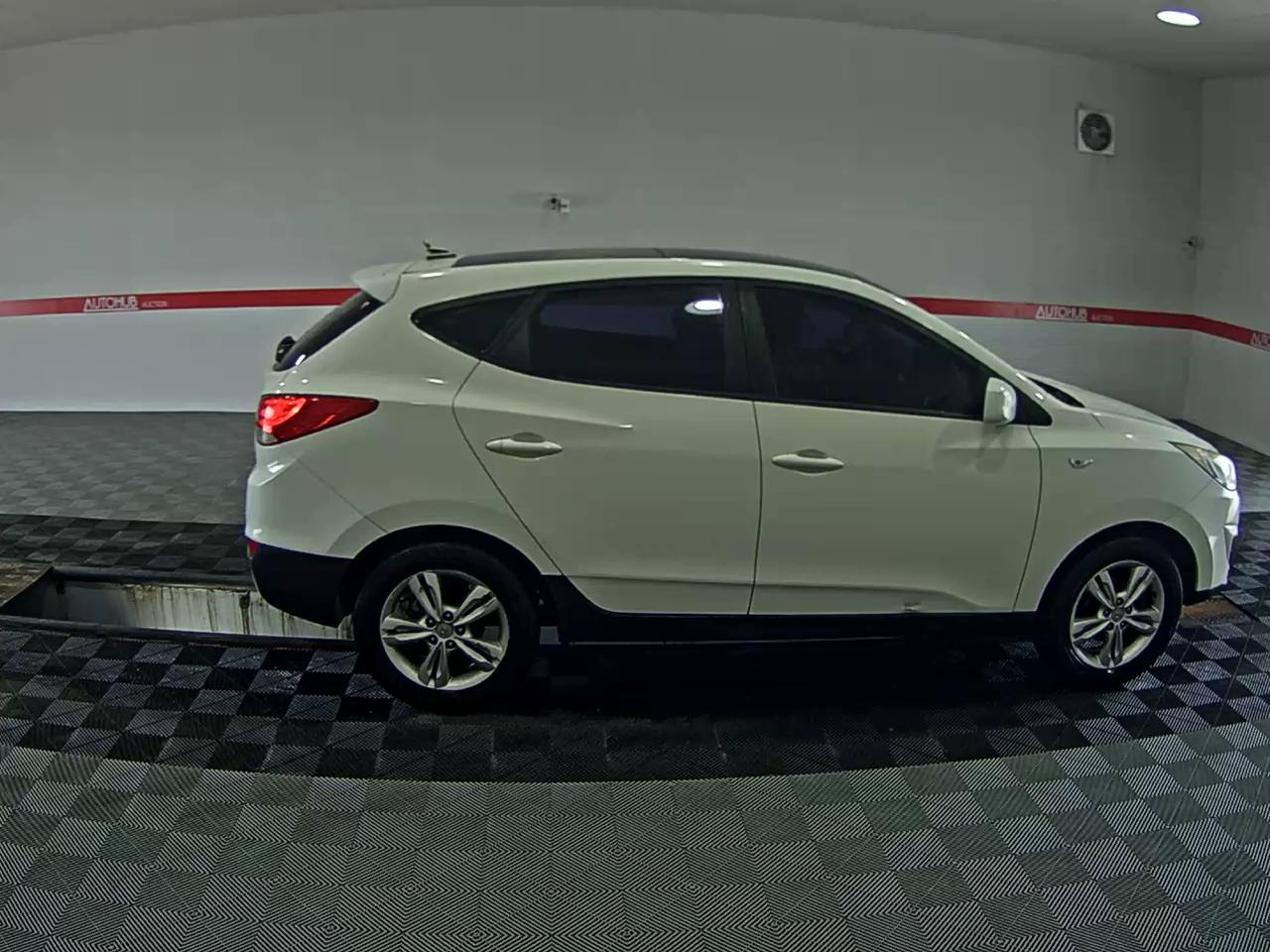 2010 - hyundai tucson