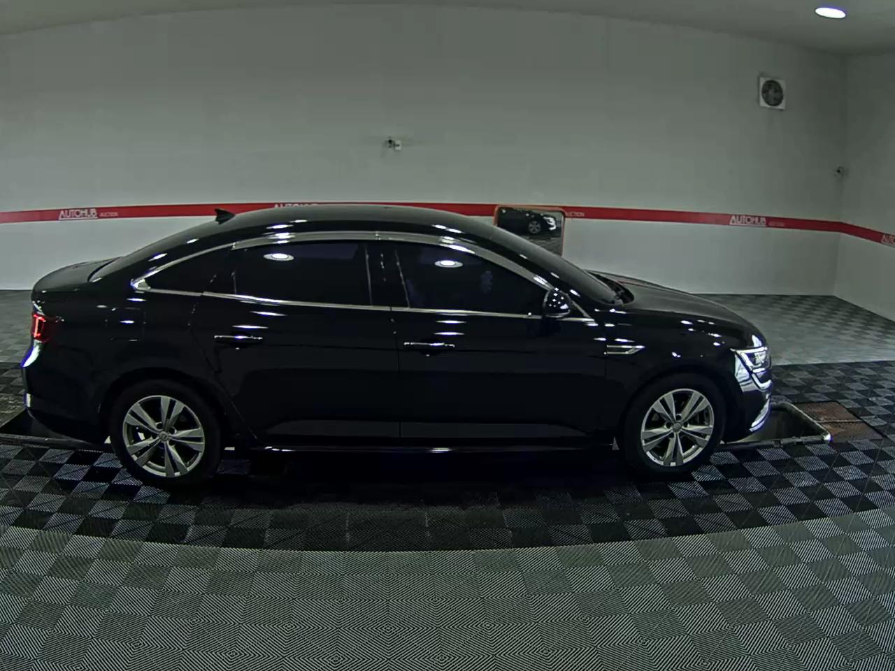 2016 - renault sm6