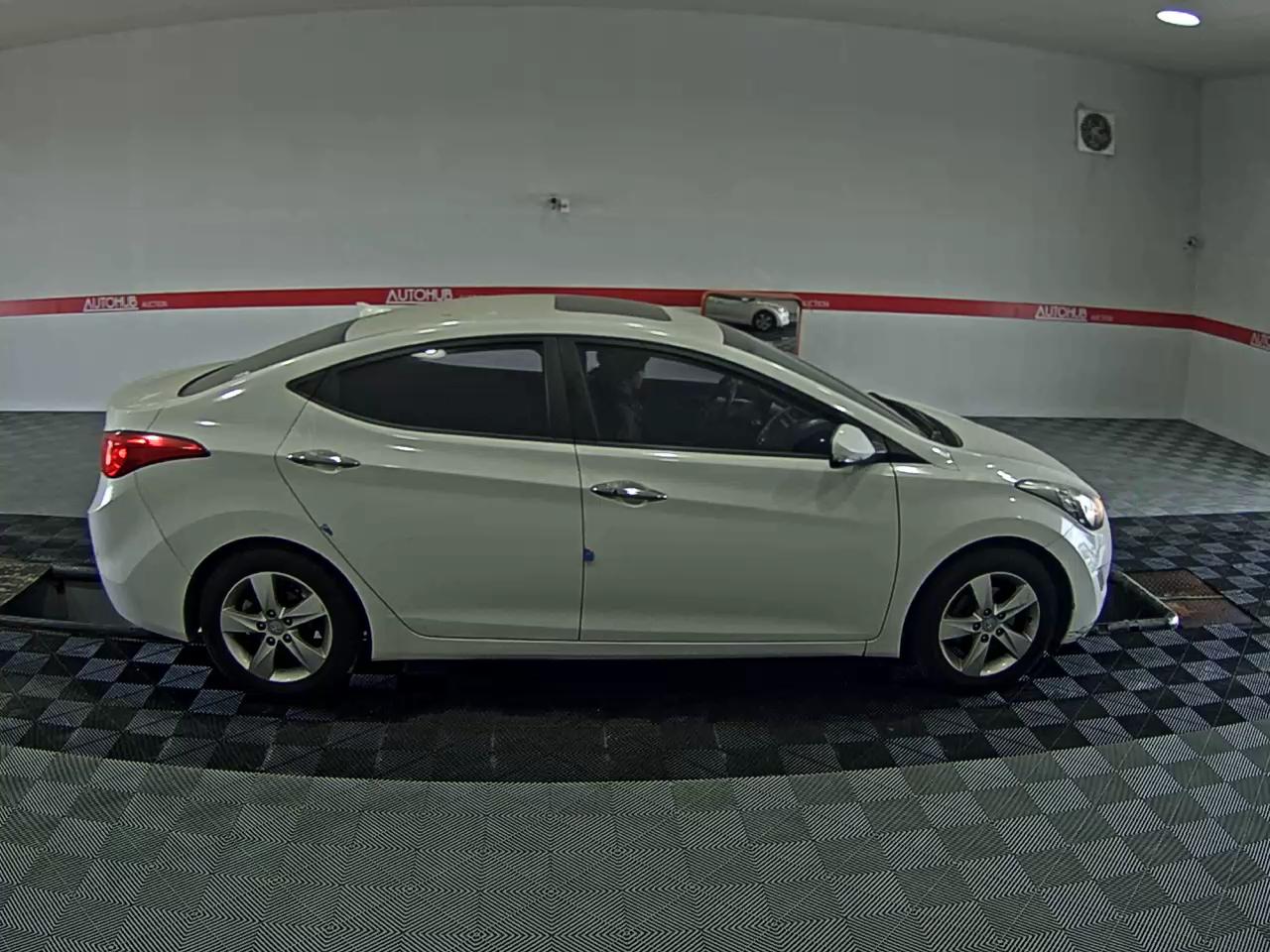 2011 - hyundai avante