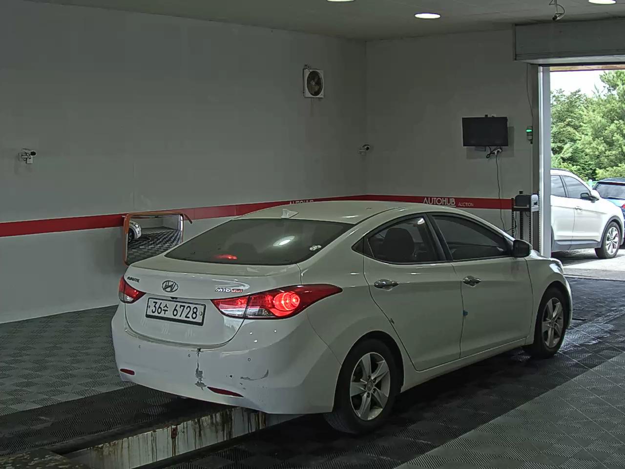 2011 - hyundai avante