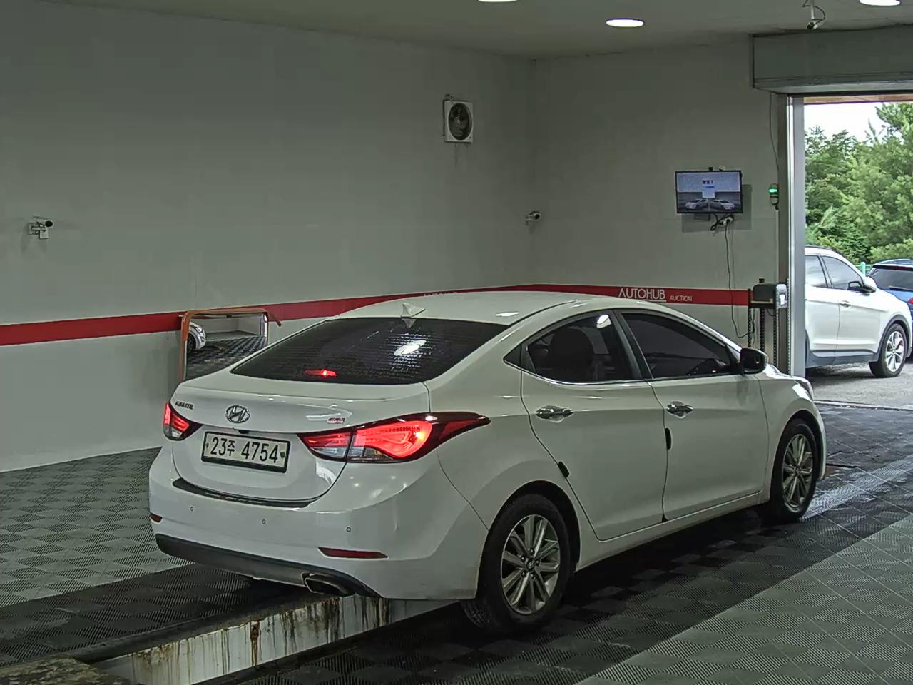 2015 - hyundai avante