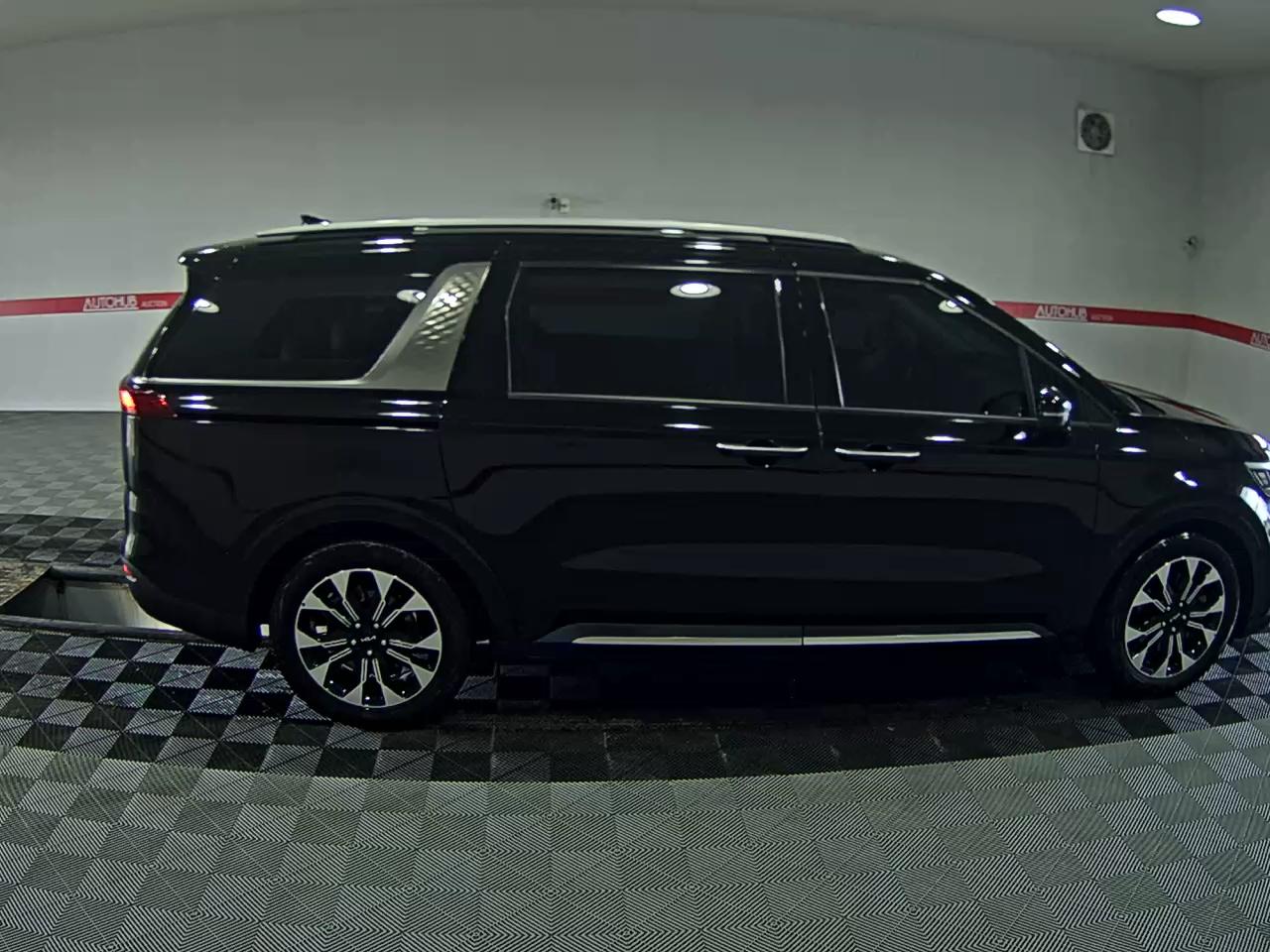 2023 - kia carnival