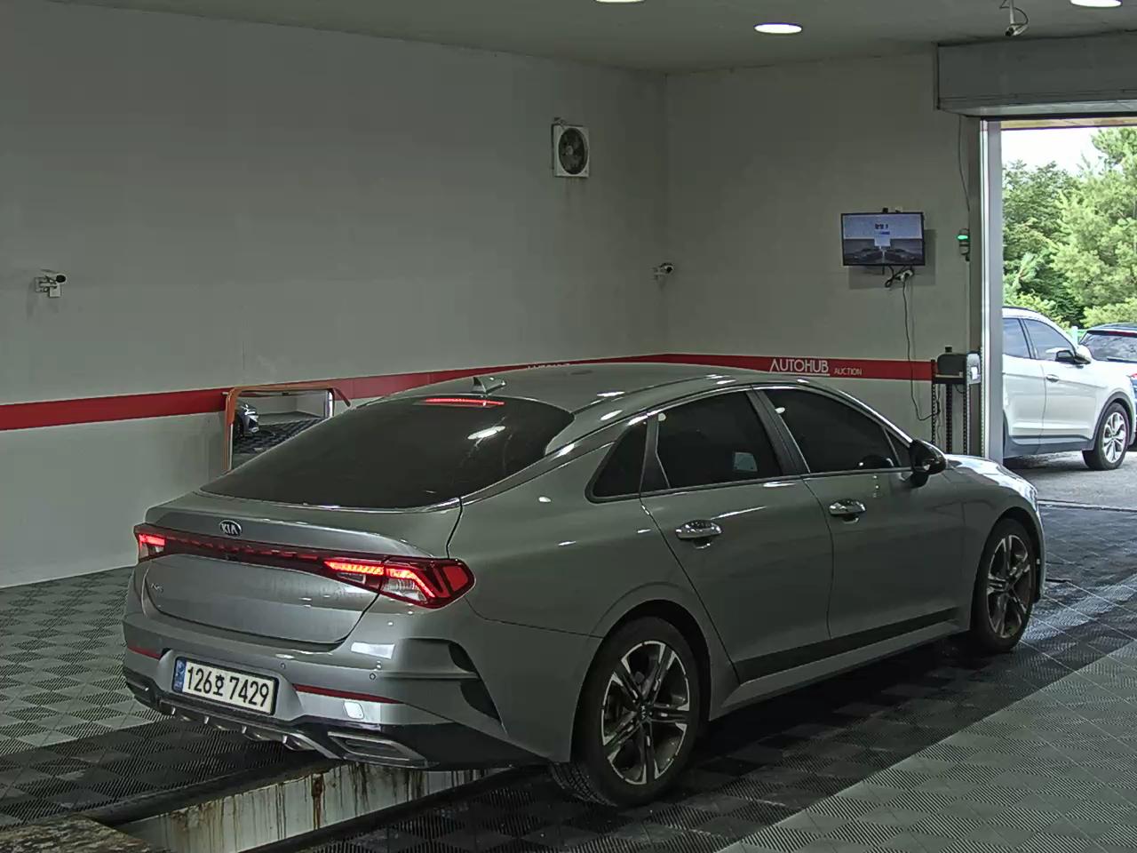 2021 - kia k5