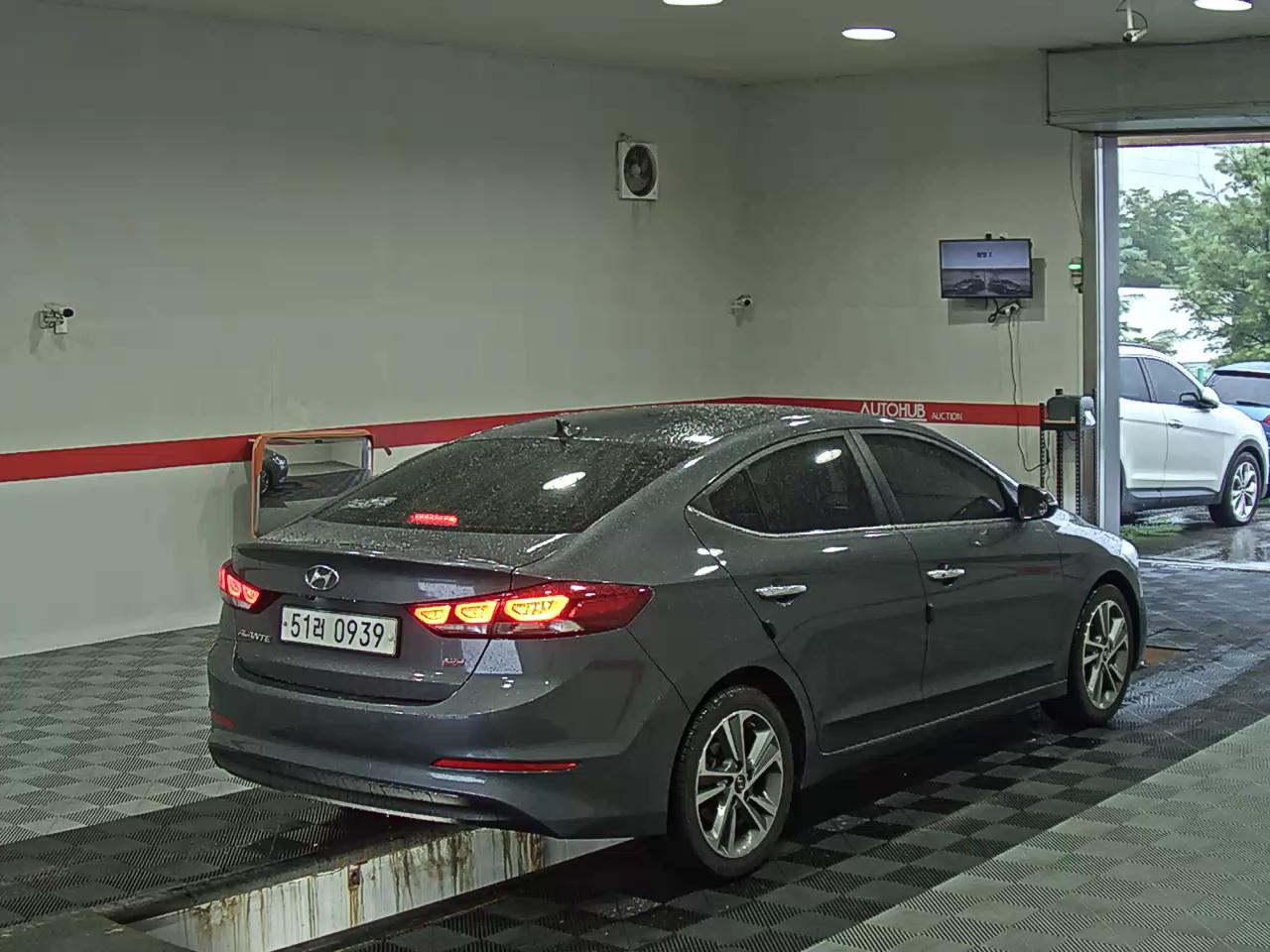 2016 - hyundai avante
