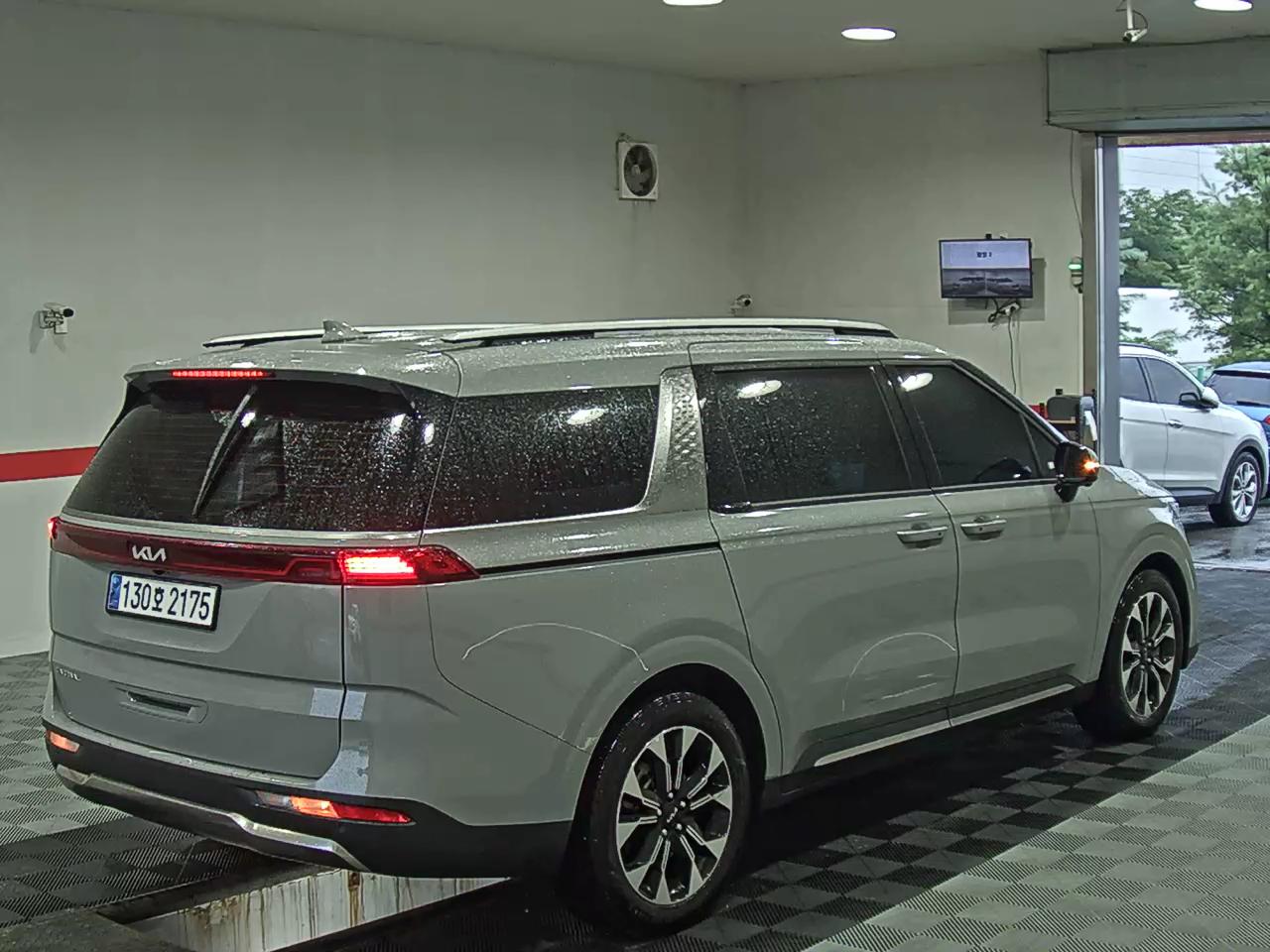 2023 - kia carnival