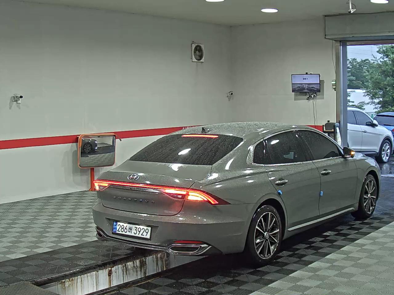 2022 - hyundai grandeur