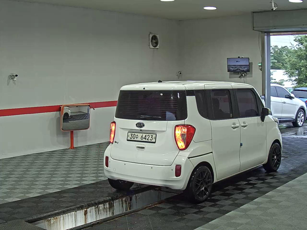 2012 - kia ray