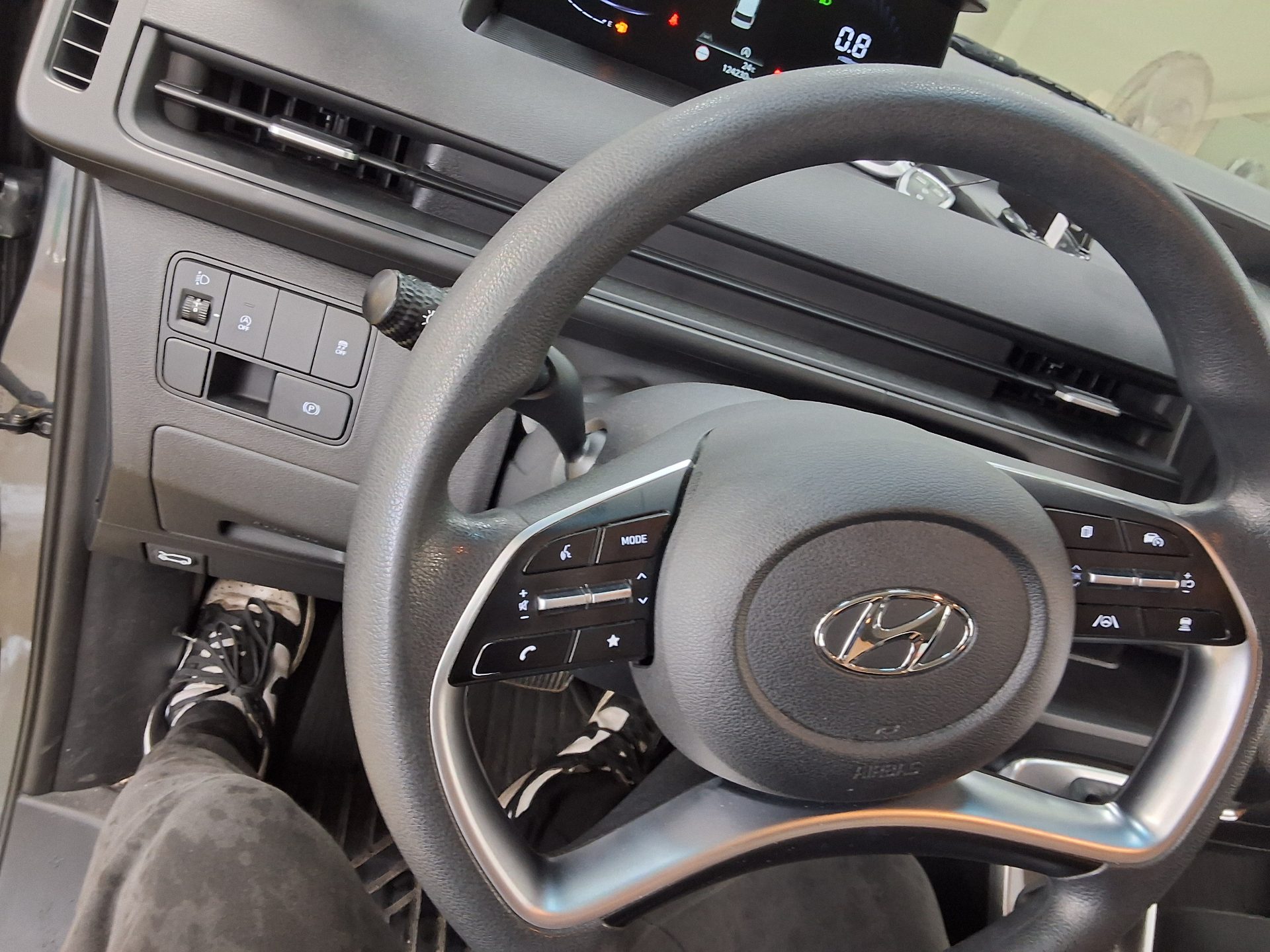 2022 - hyundai staria