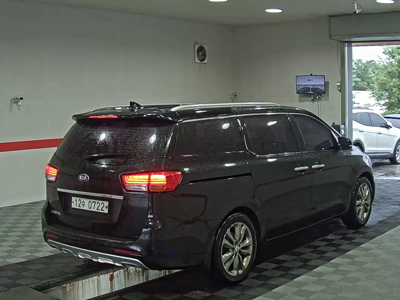 2016 - kia carnival