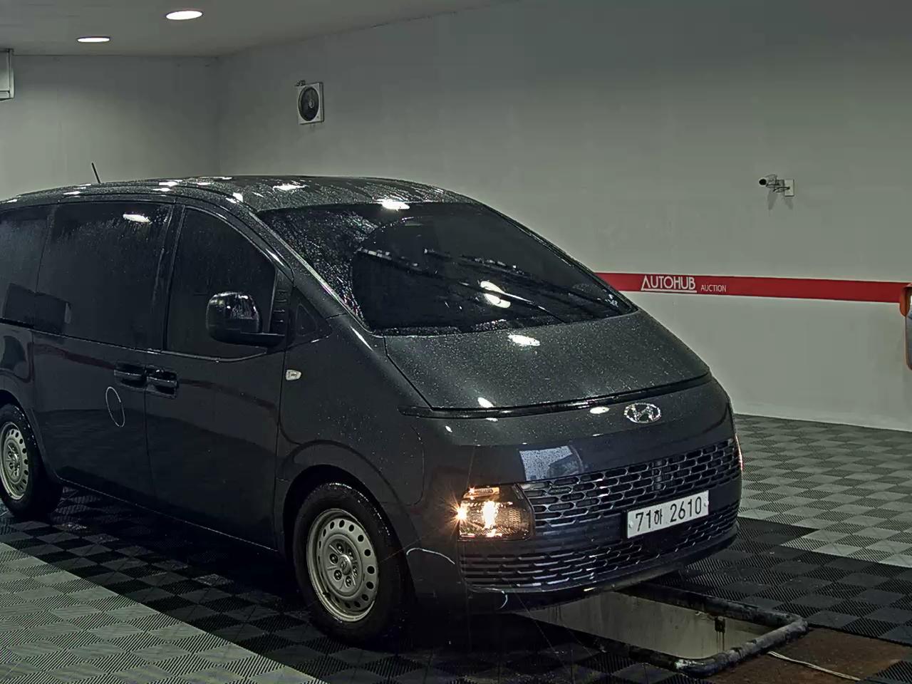 2022 - hyundai staria