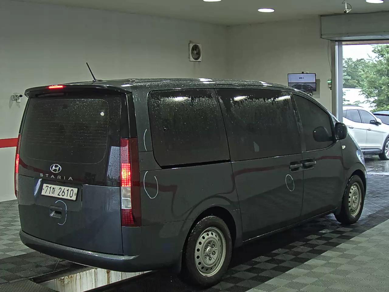 2022 - hyundai staria