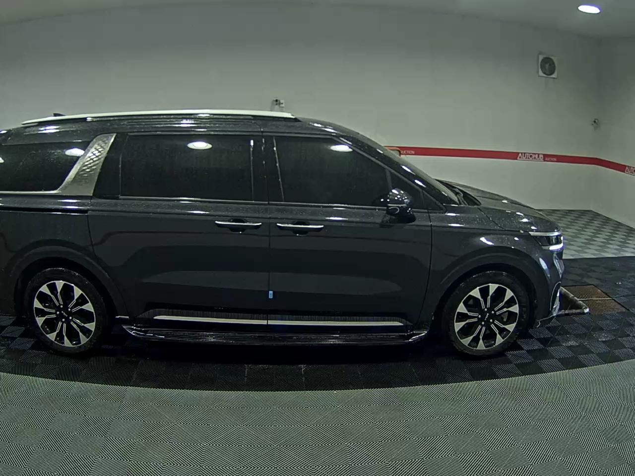 2023 - kia carnival
