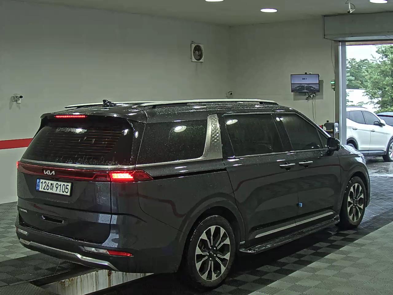 2023 - kia carnival