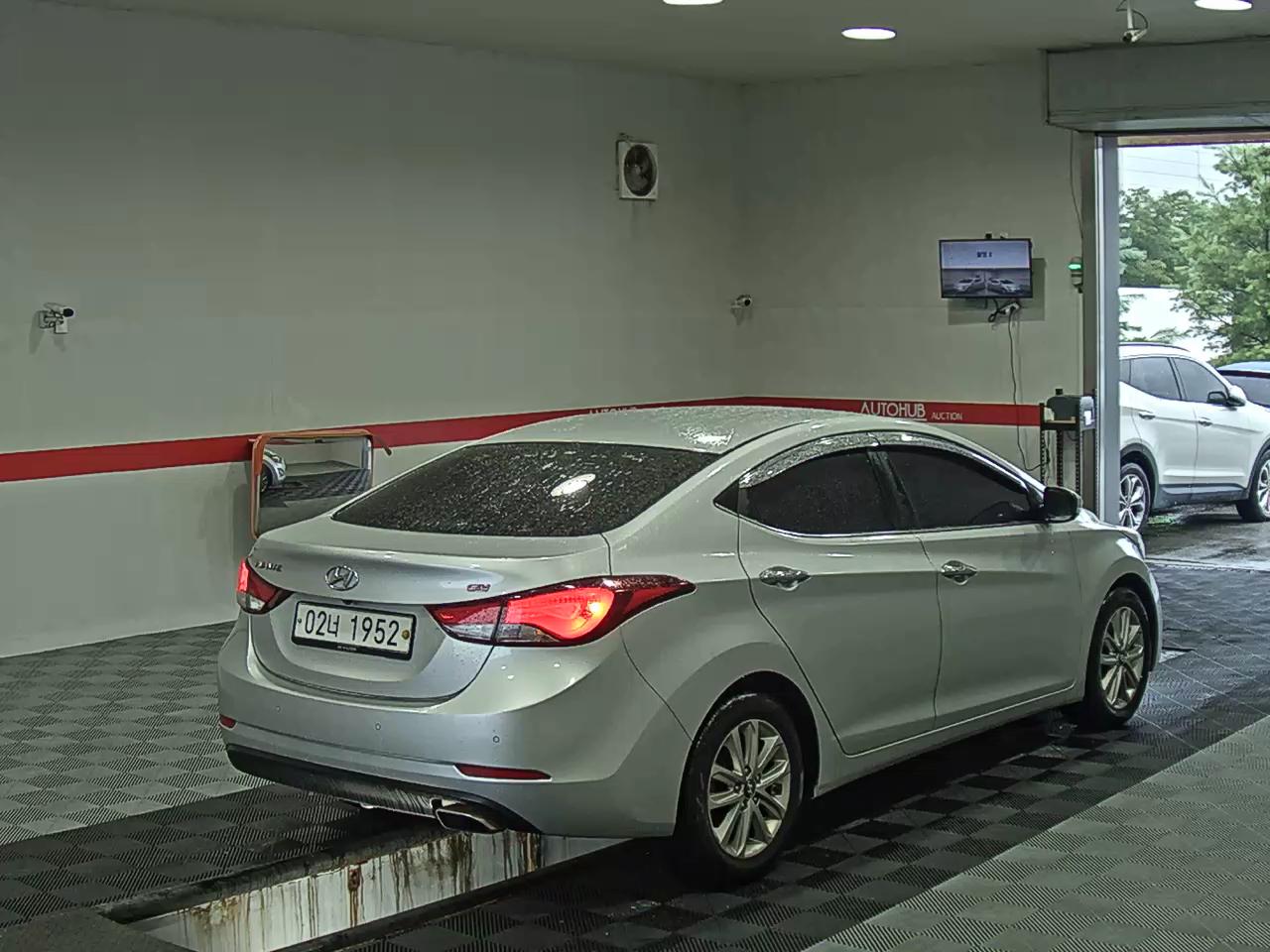 2016 - hyundai avante
