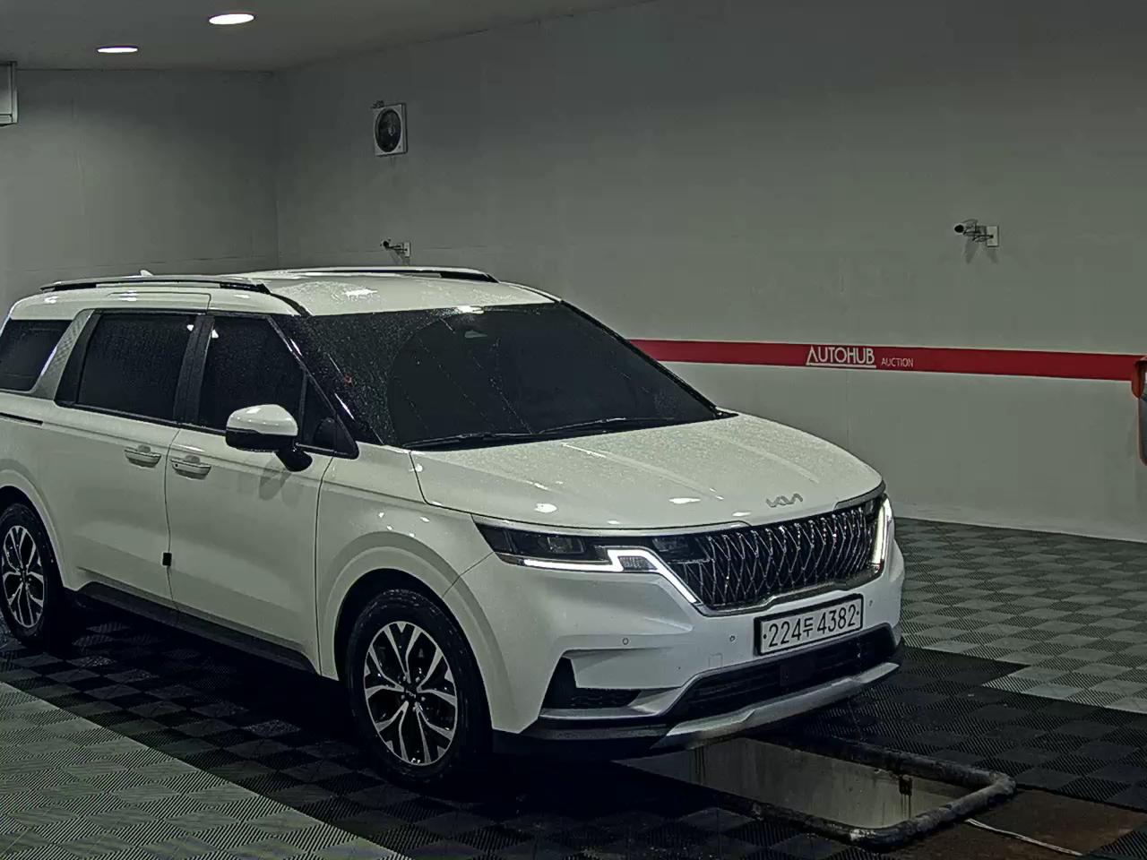 2023 - kia carnival
