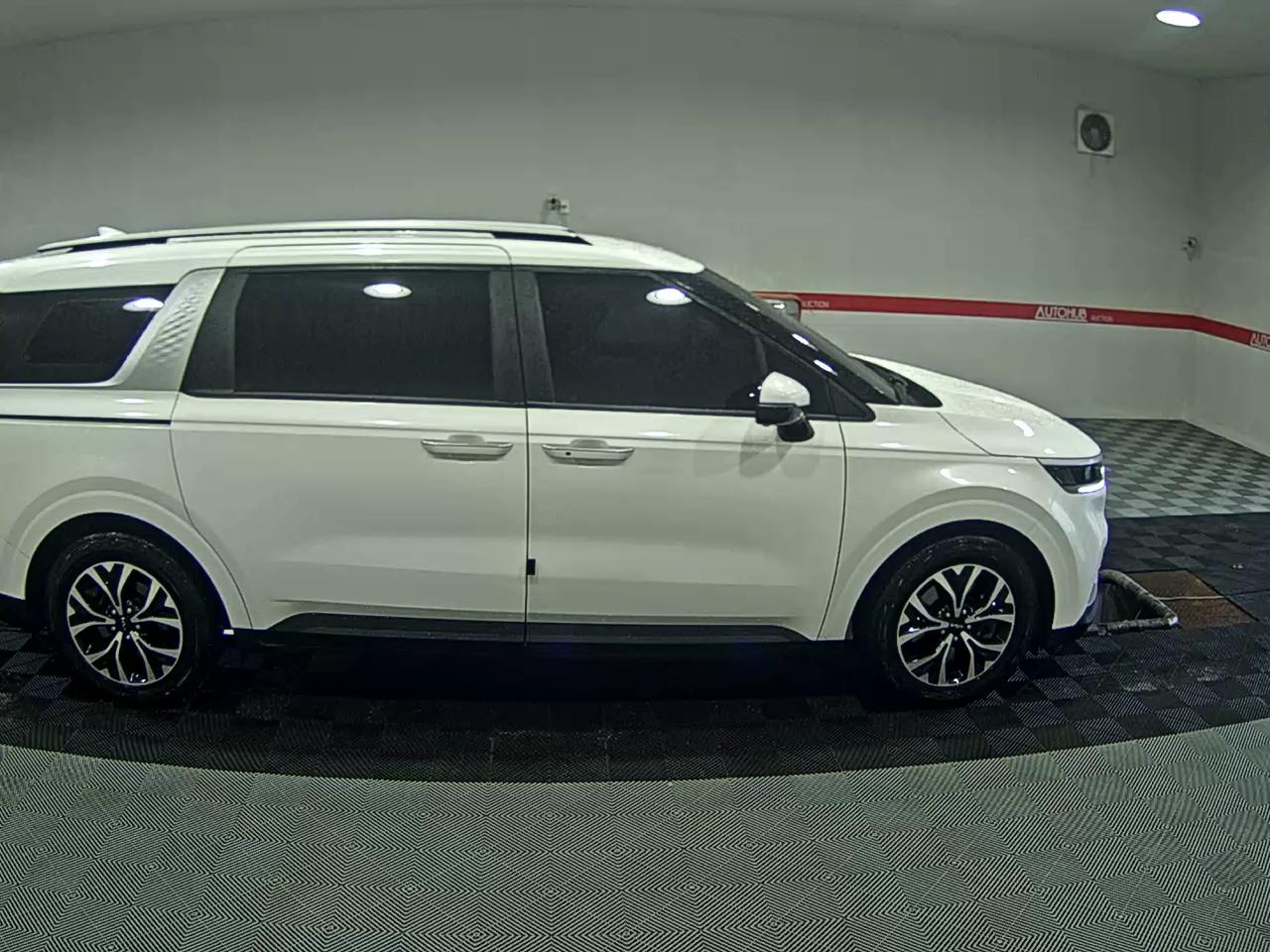 2023 - kia carnival