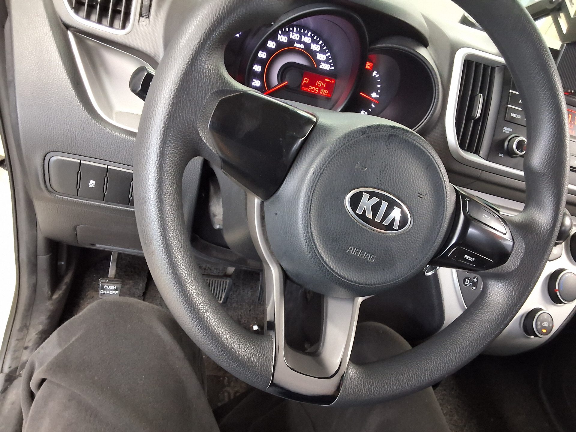 2019 - kia ray
