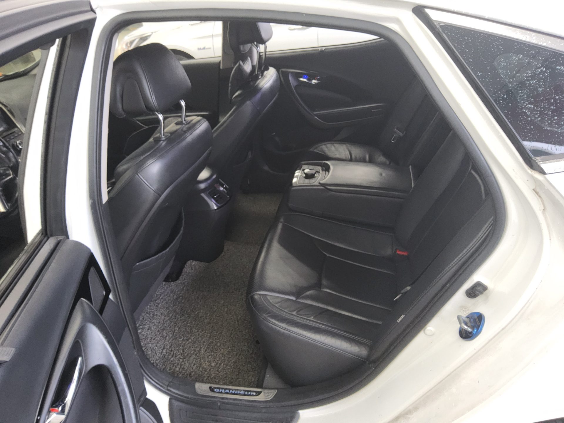 2012 - hyundai grandeur