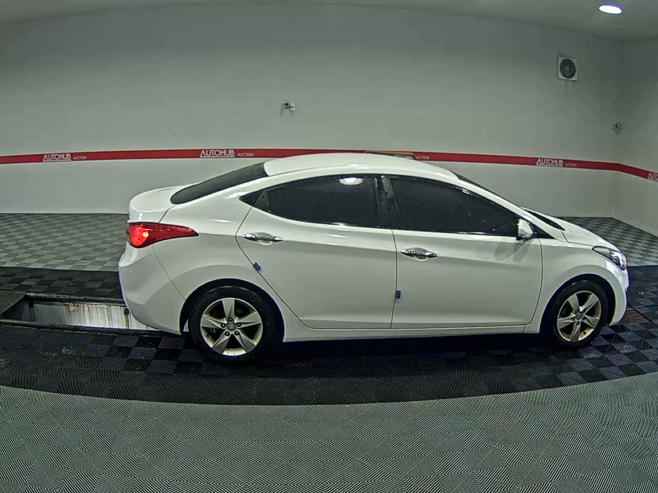 2012 - hyundai avante