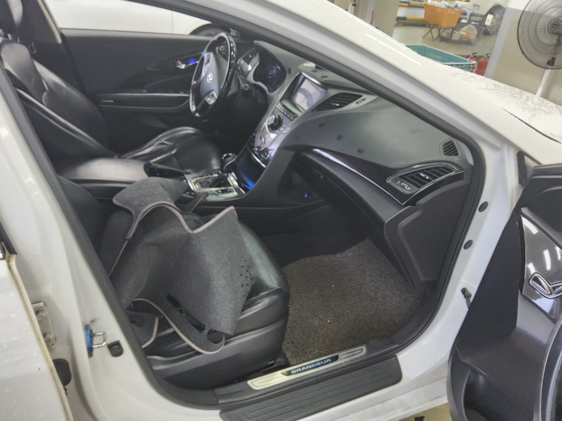 2012 - hyundai grandeur