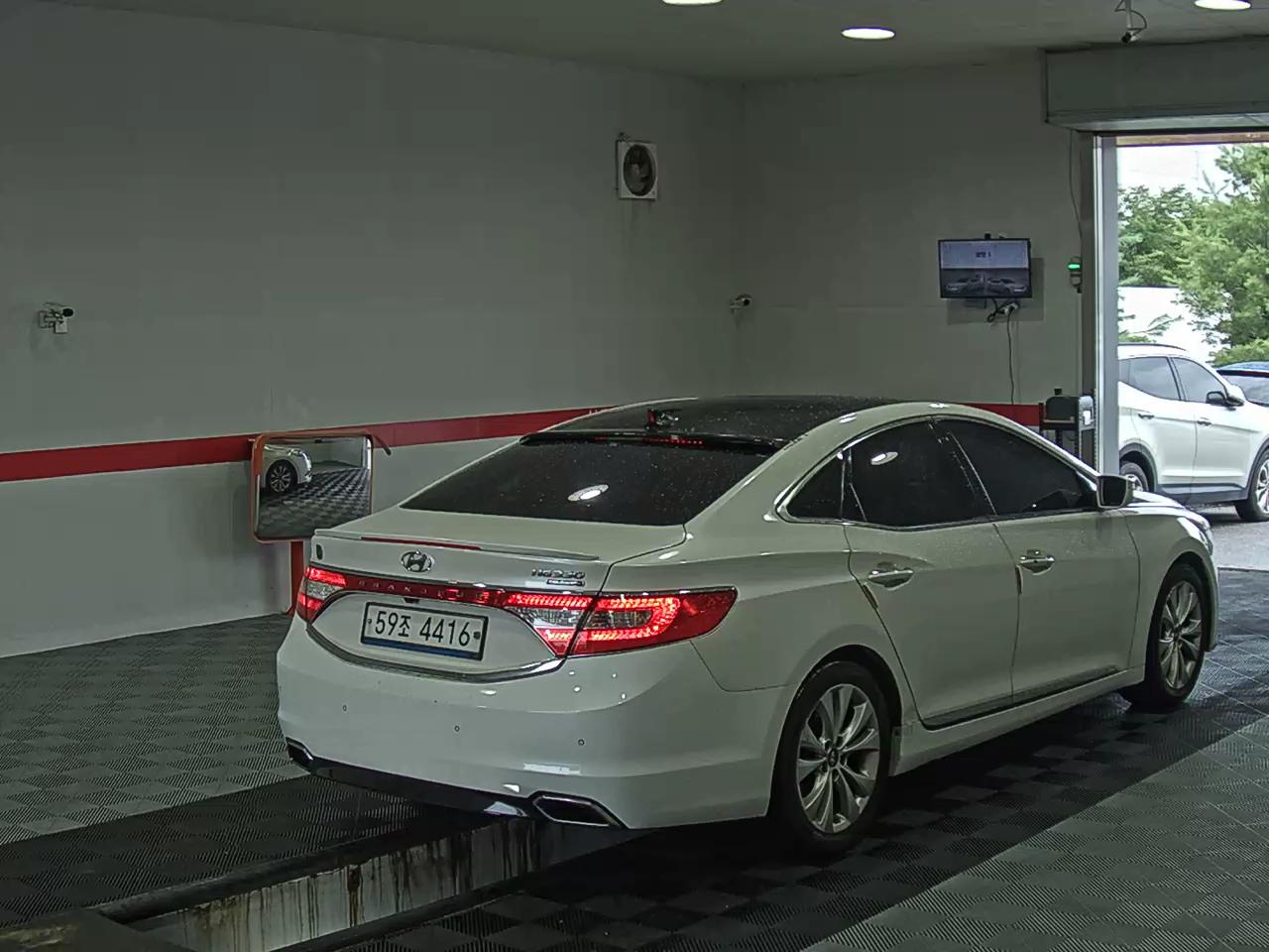 2012 - hyundai grandeur