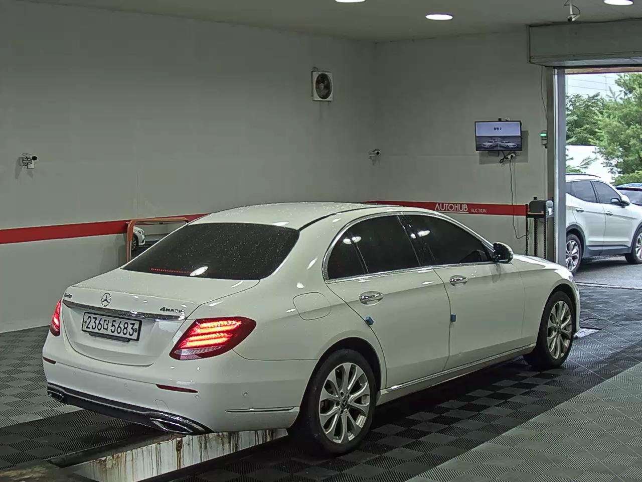 2017 - mercedes-benz e220d