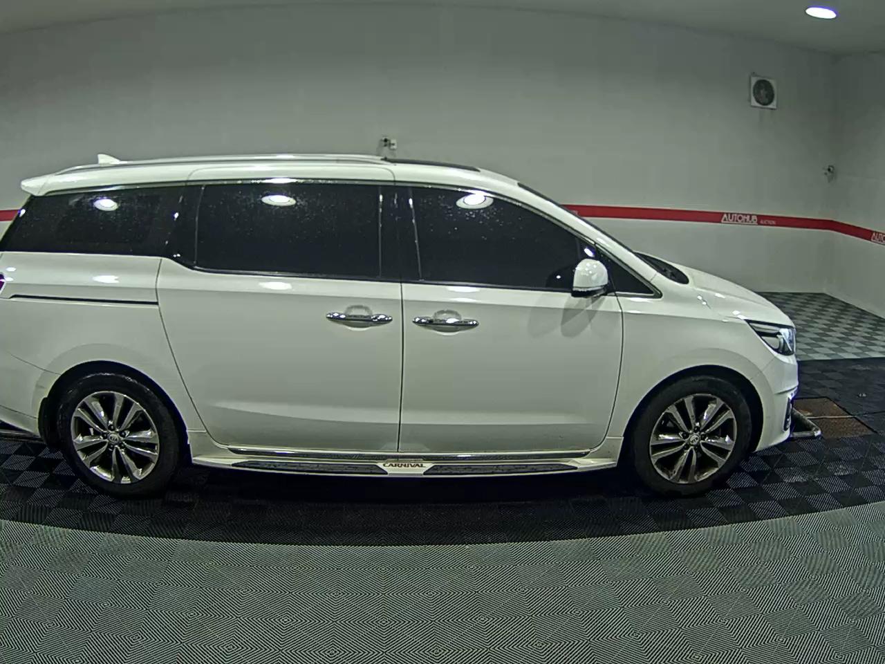 2018 - kia carnival