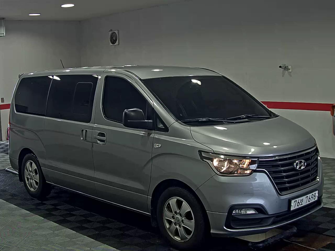 2020 - hyundai grand starex