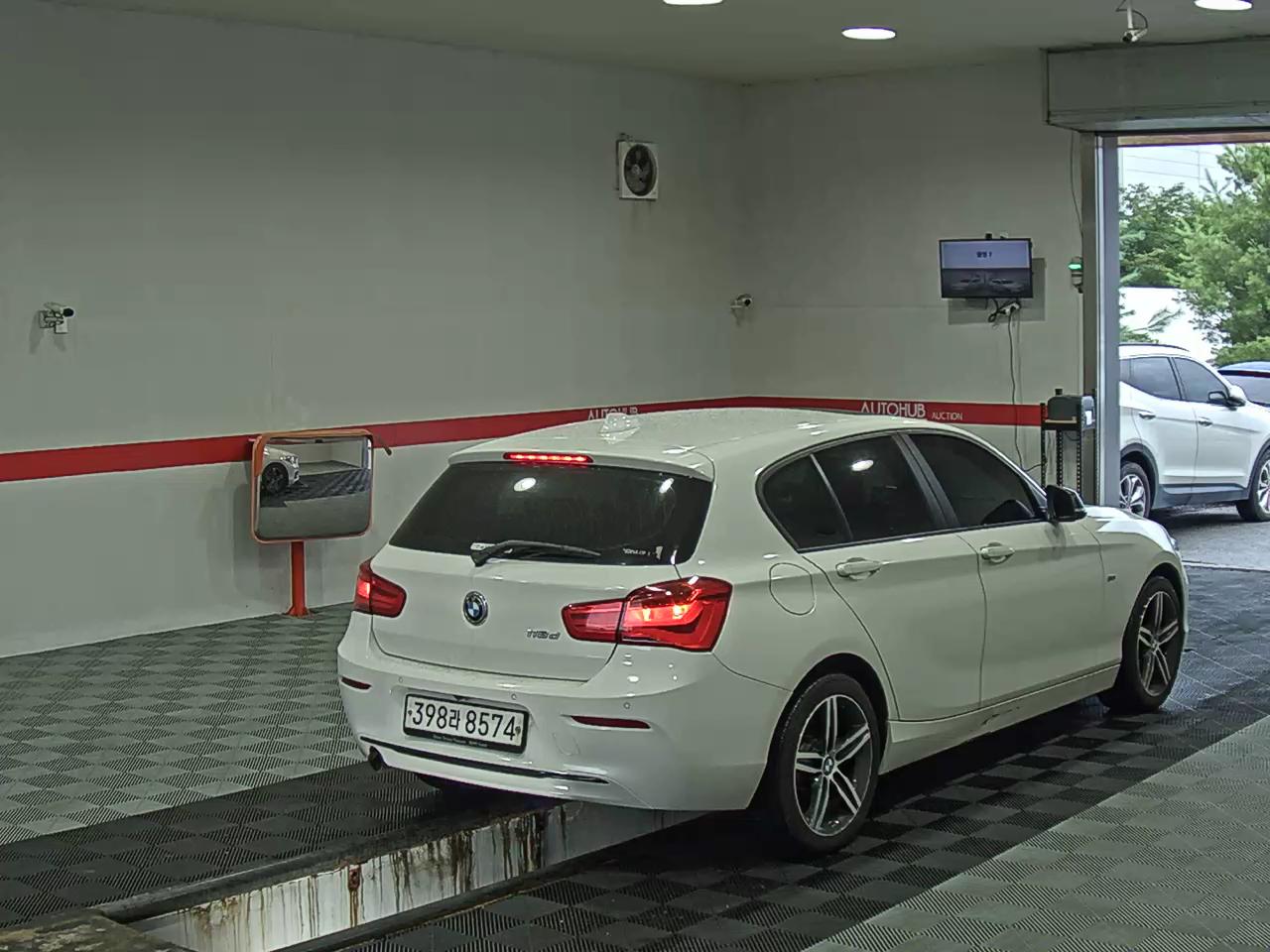 2016 - bmw 1 series