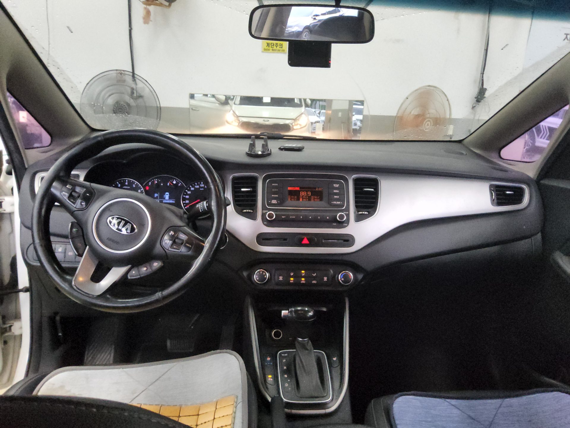 2018 - kia carens