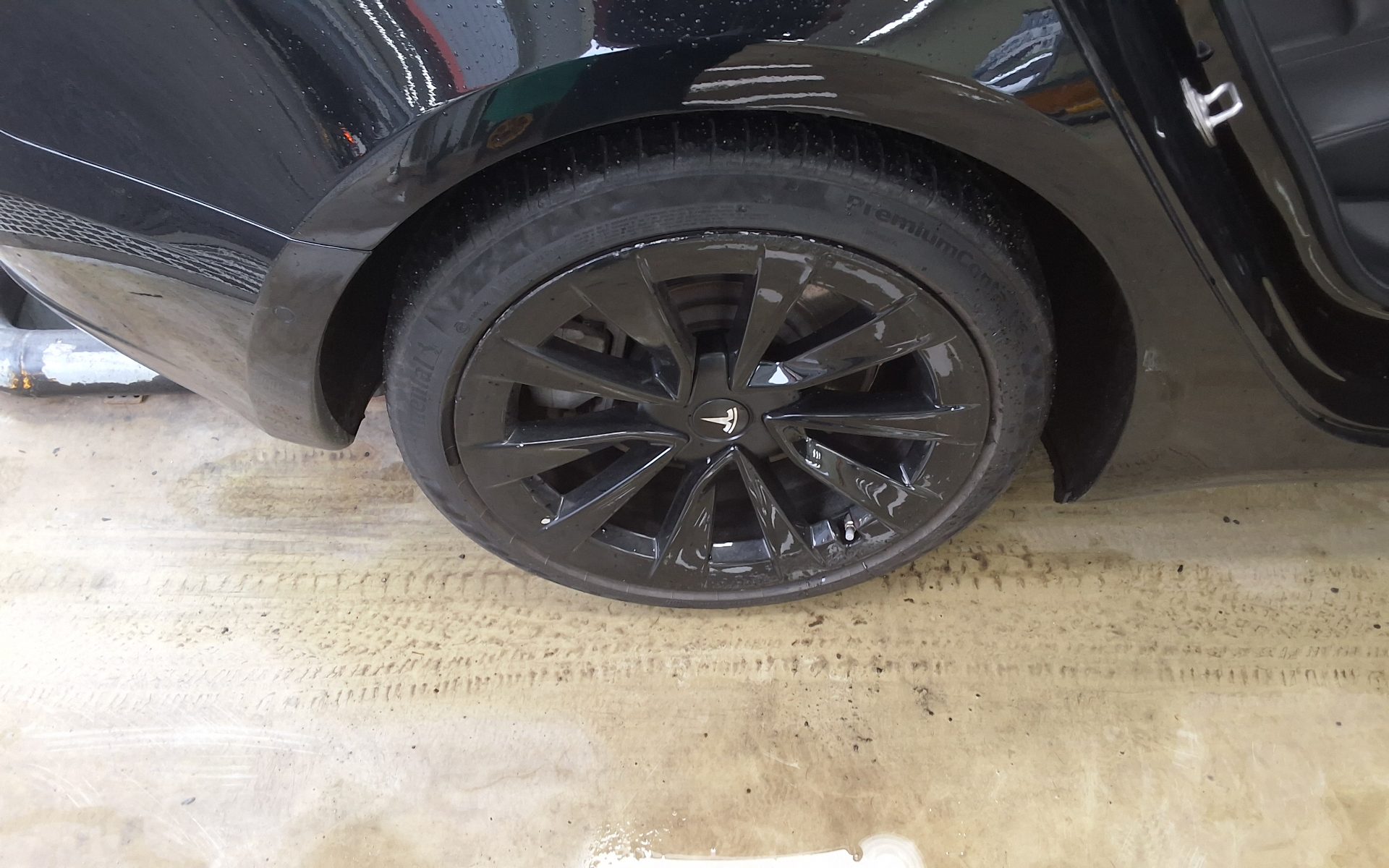 2021 - tesla model 3