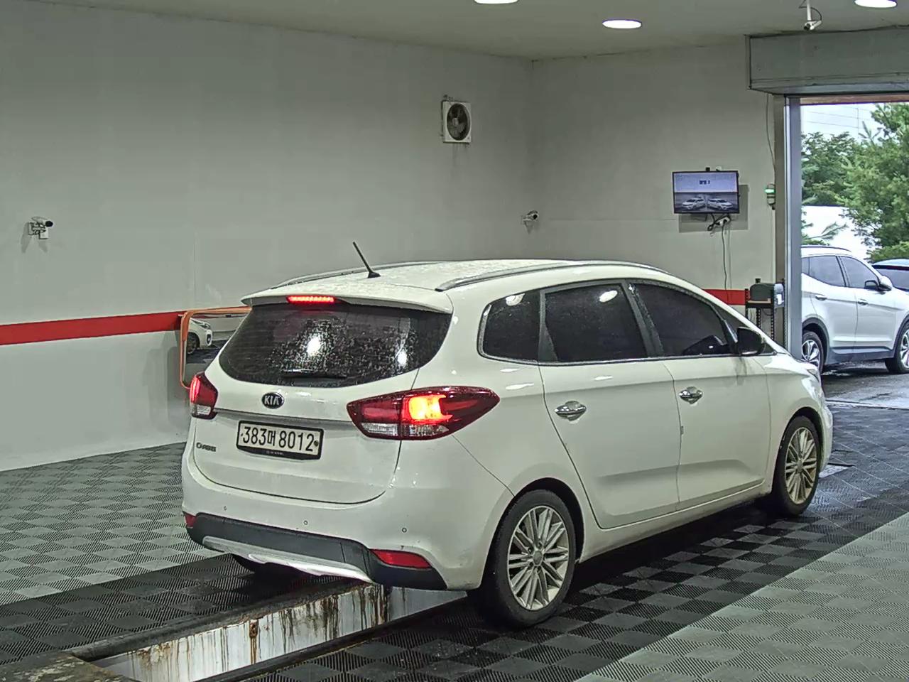 2018 - kia carens