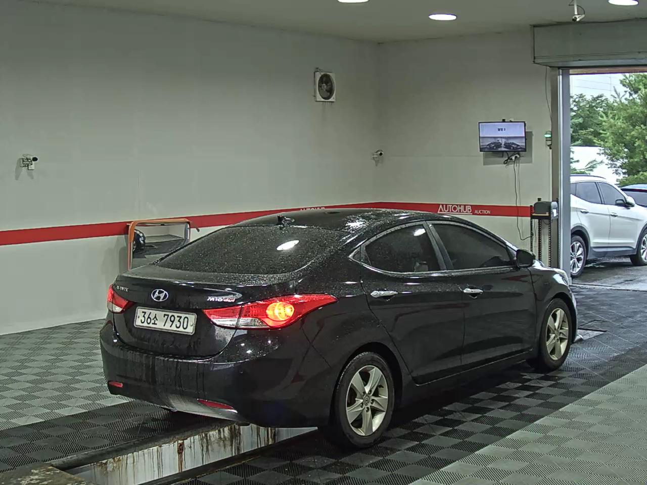 2011 - hyundai avante