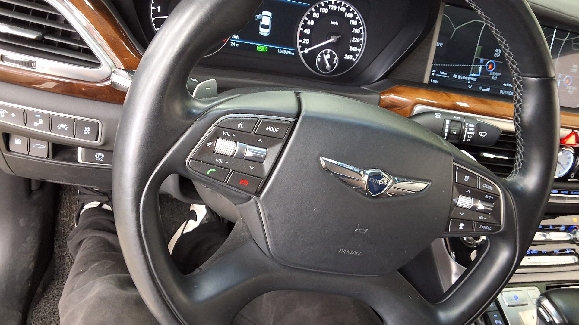 2016 - genesis eq900