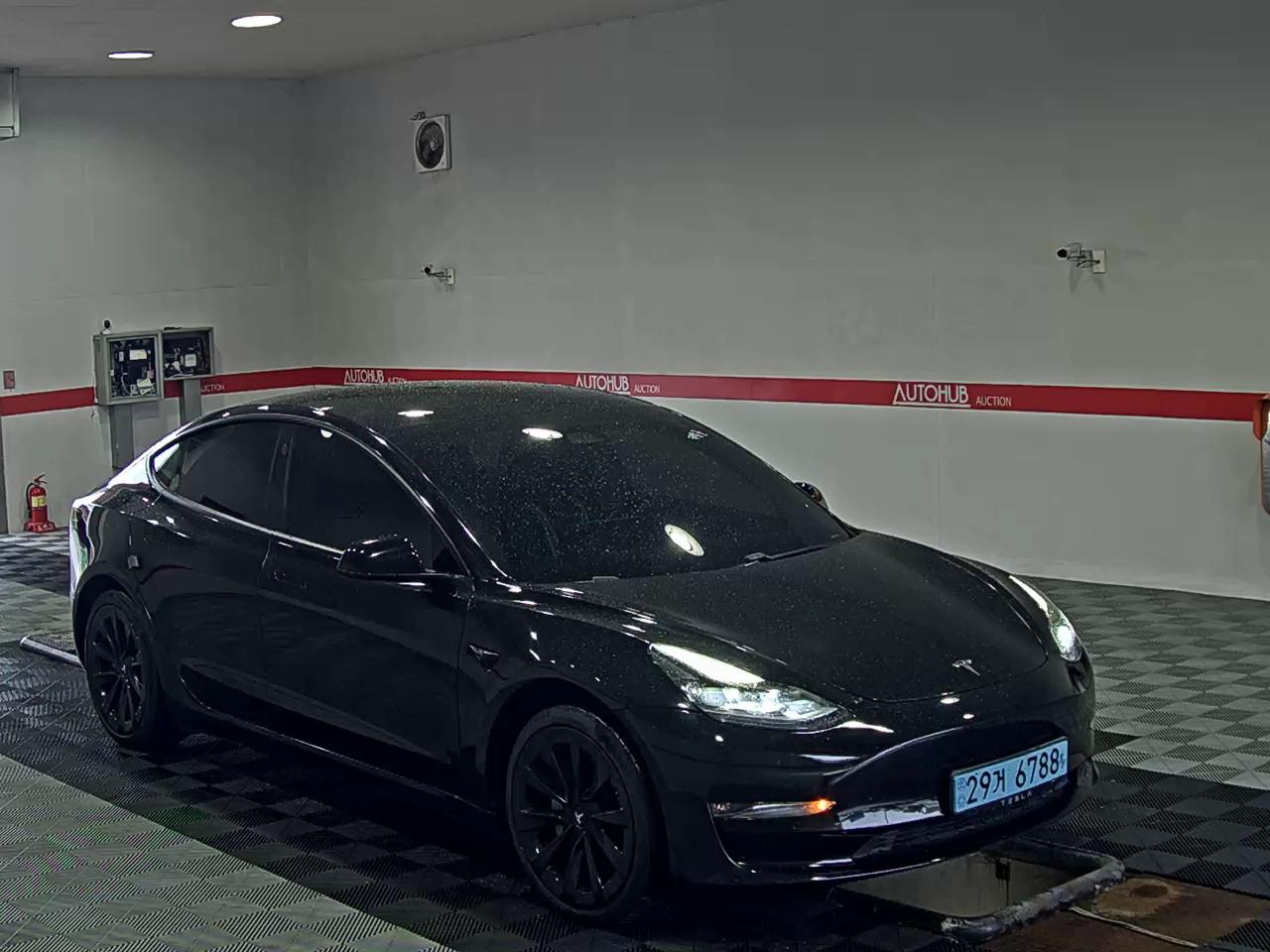2021 - tesla model 3
