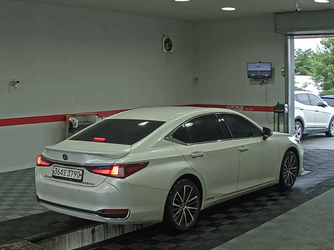 Lexus Es 2022 — صورة 13