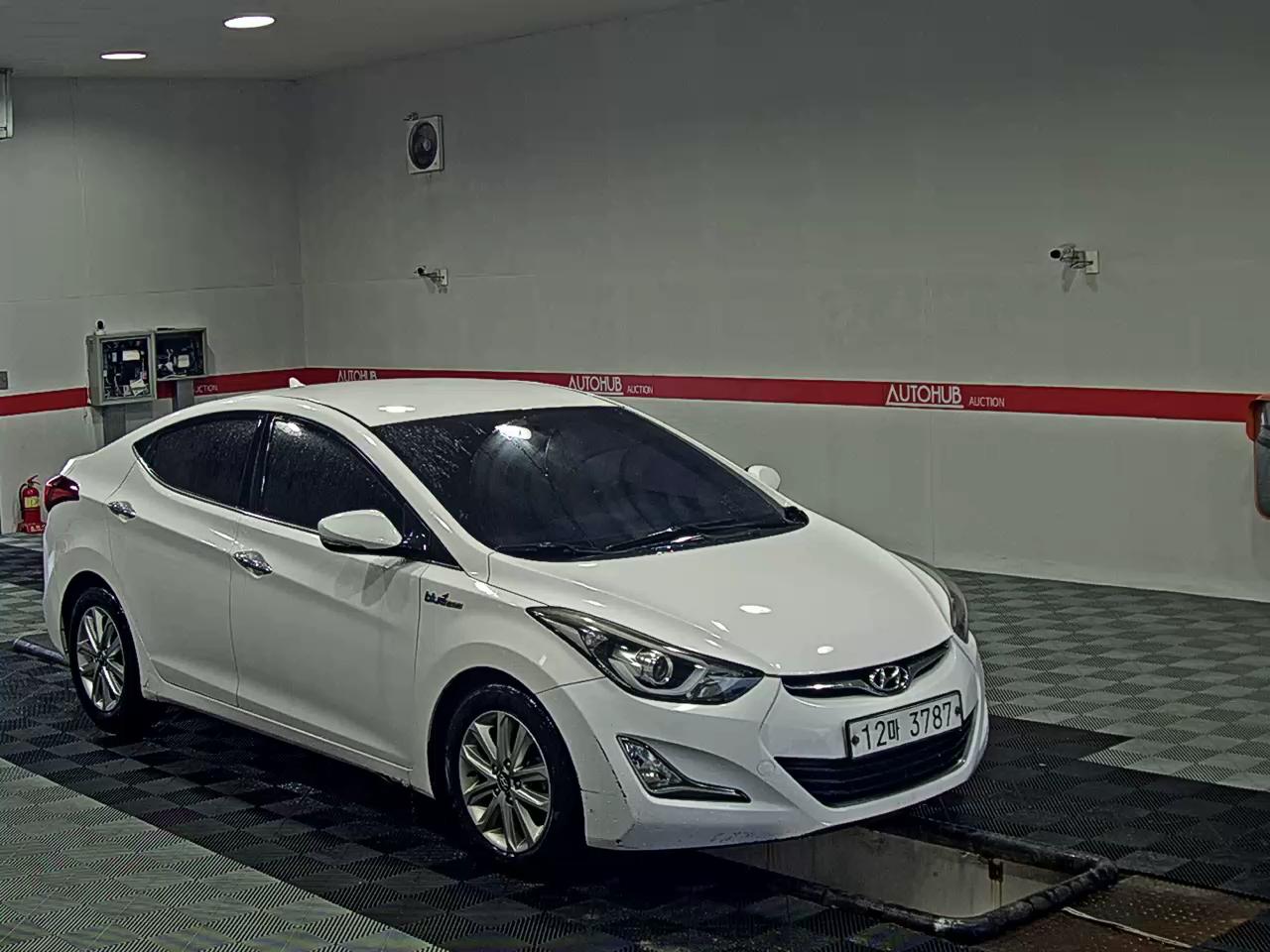 2015 - hyundai avante