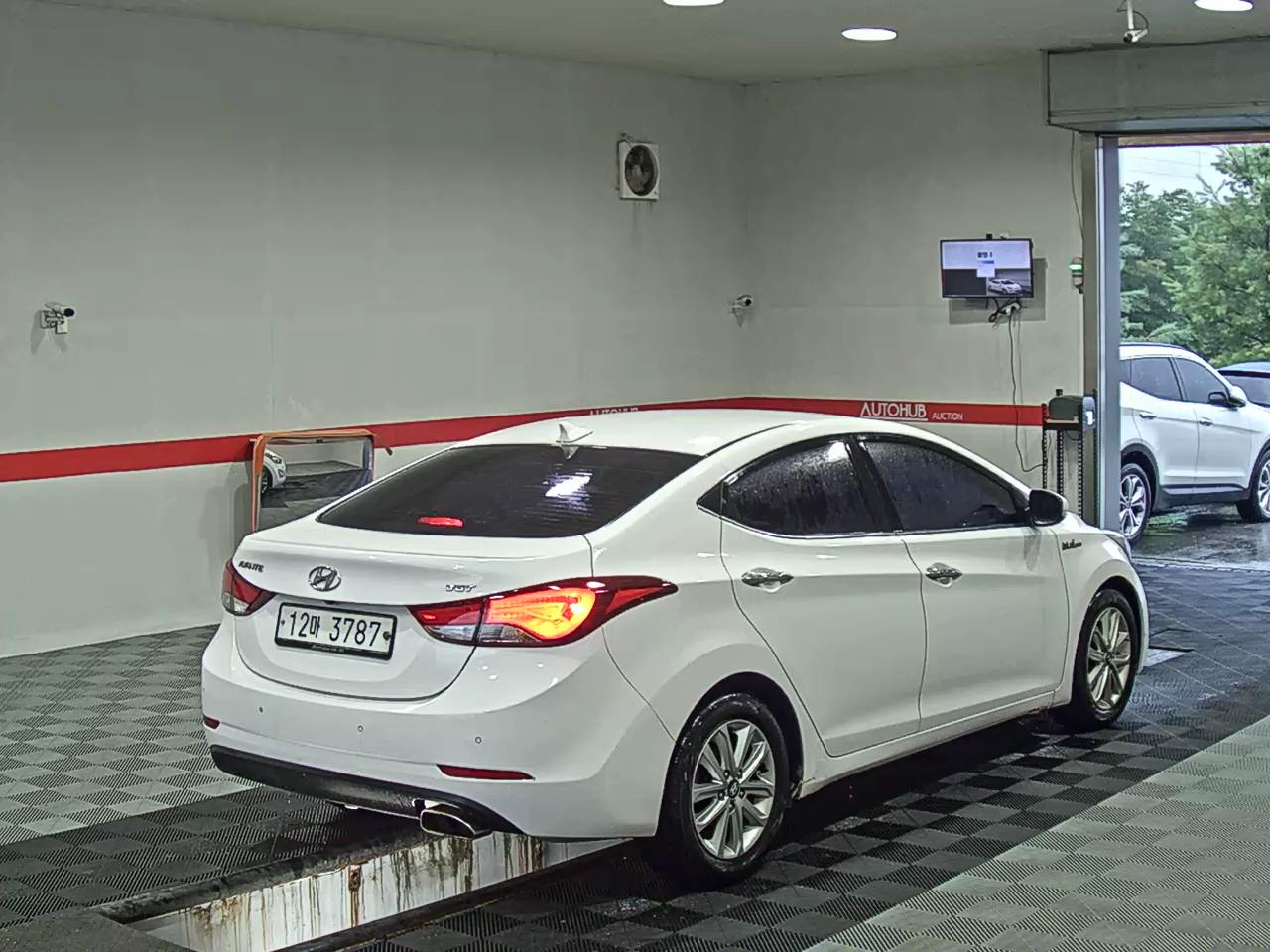 2015 - hyundai avante