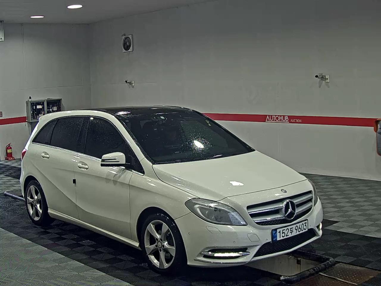 2013 - mercedes-benz b200