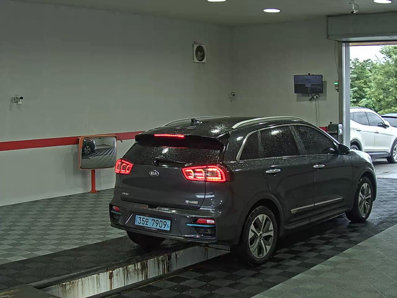 2019 - kia niro
