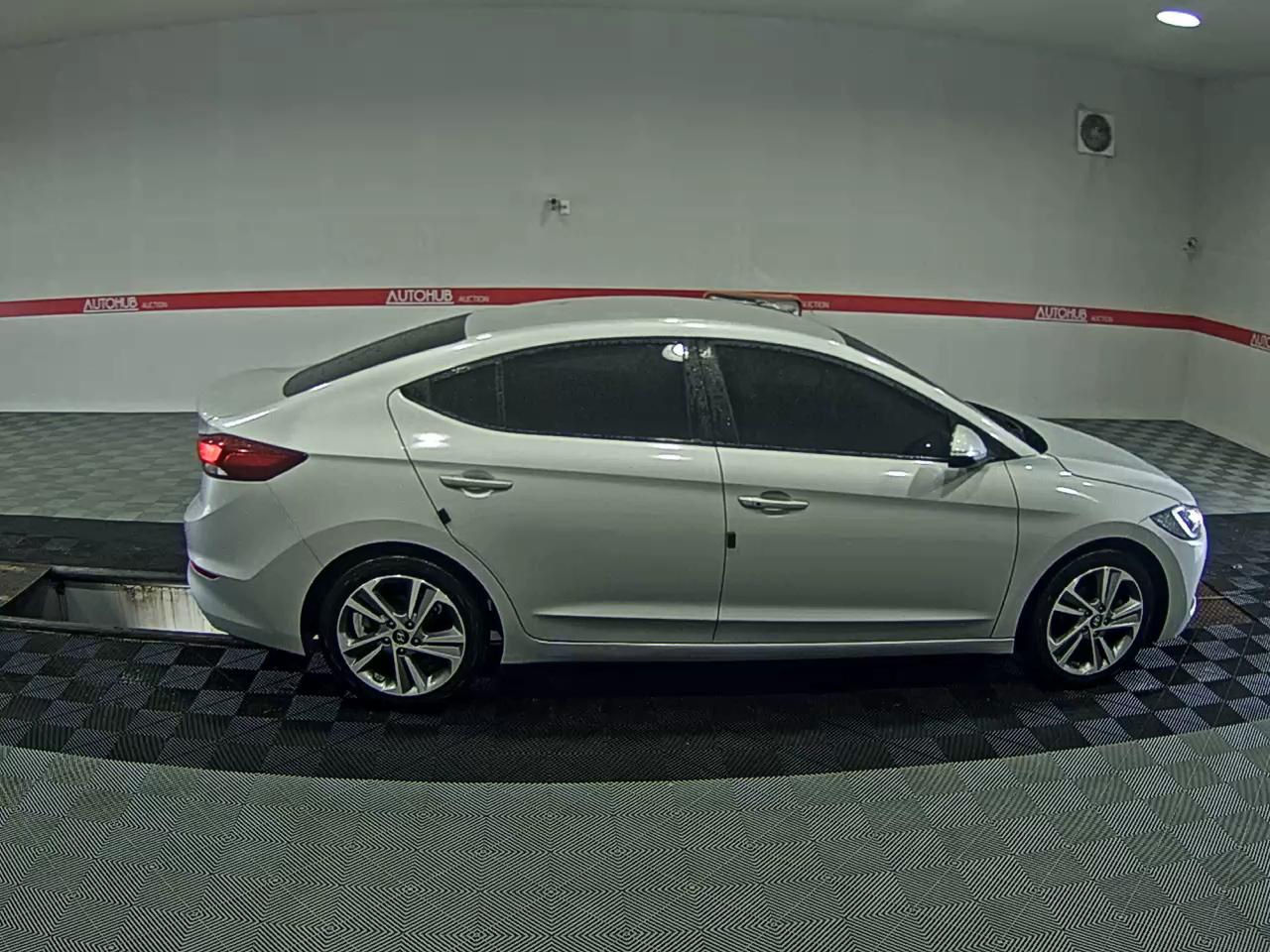 2017 - hyundai avante