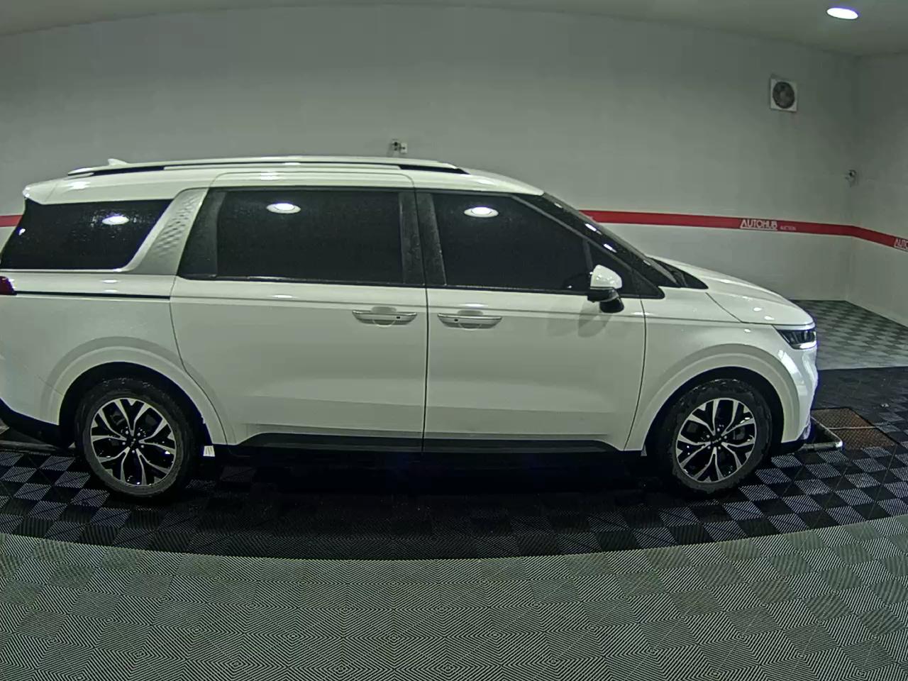 2023 - kia carnival