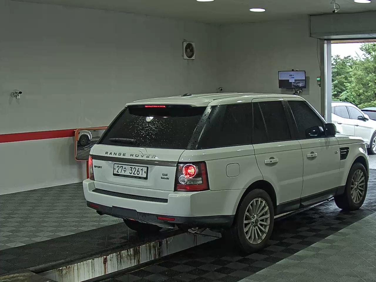 2012 - land rover range rover