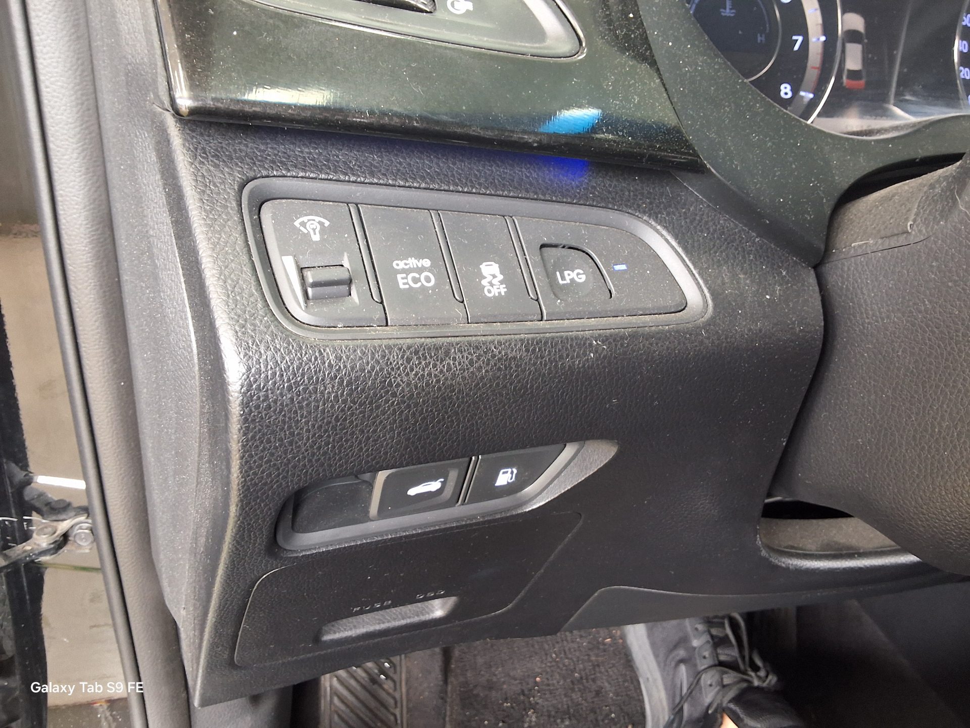 2011 - hyundai grandeur