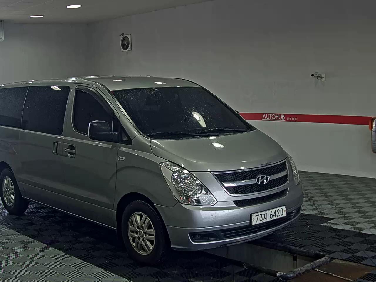 2012 - hyundai grand starex