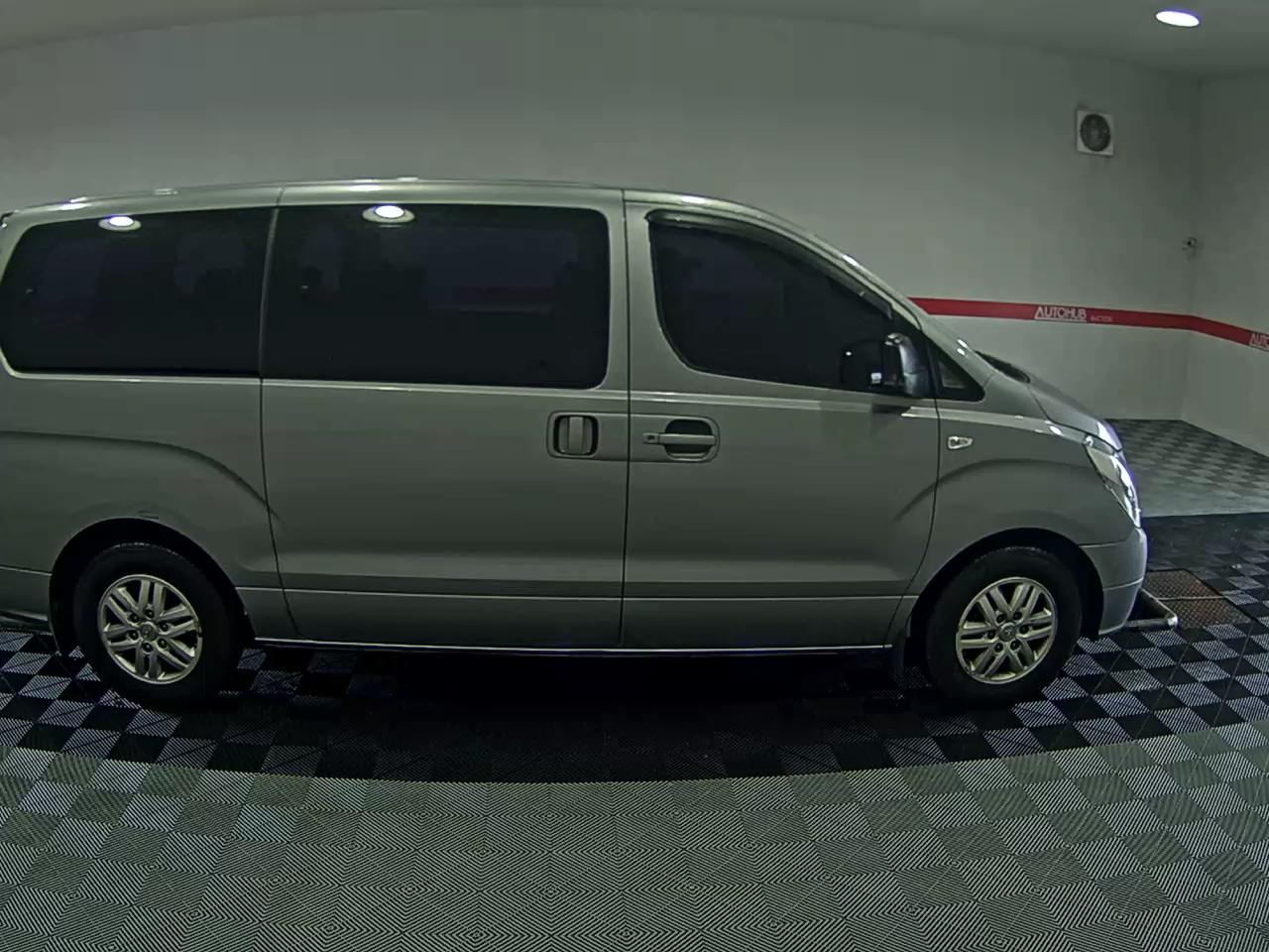 2012 - hyundai grand starex